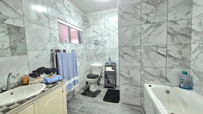 3 Bedroom Property for Sale in Dana Bay Western Cape